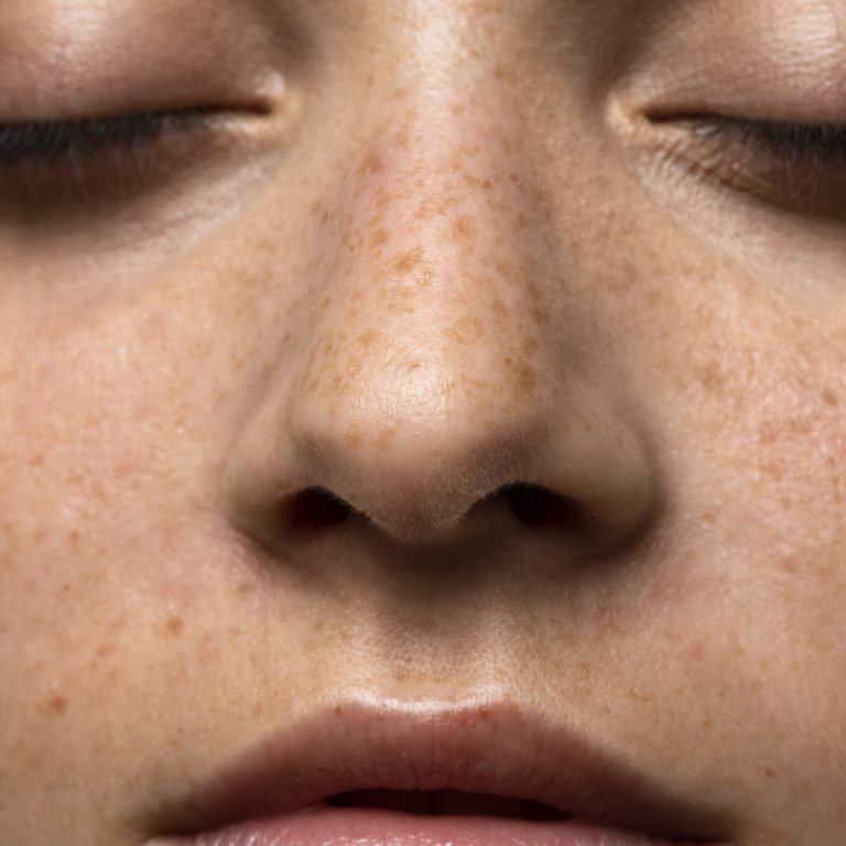 vista-frontal-textura-de-piel-de-mujer-joven
